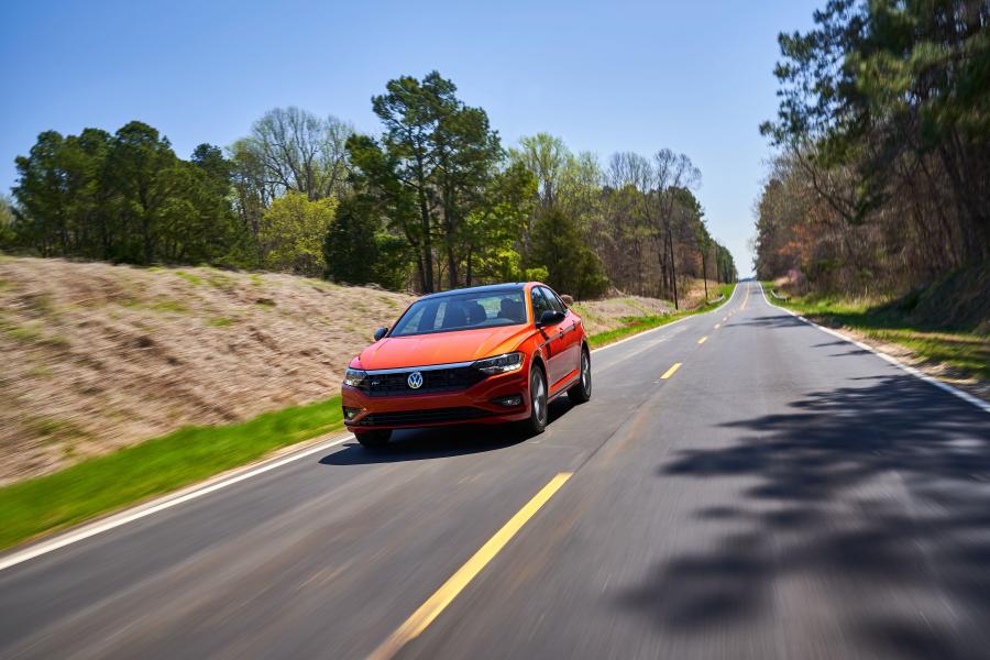  Volkswagen Jetta R-Line 2018 года  (NA) (фото 8 из 19)